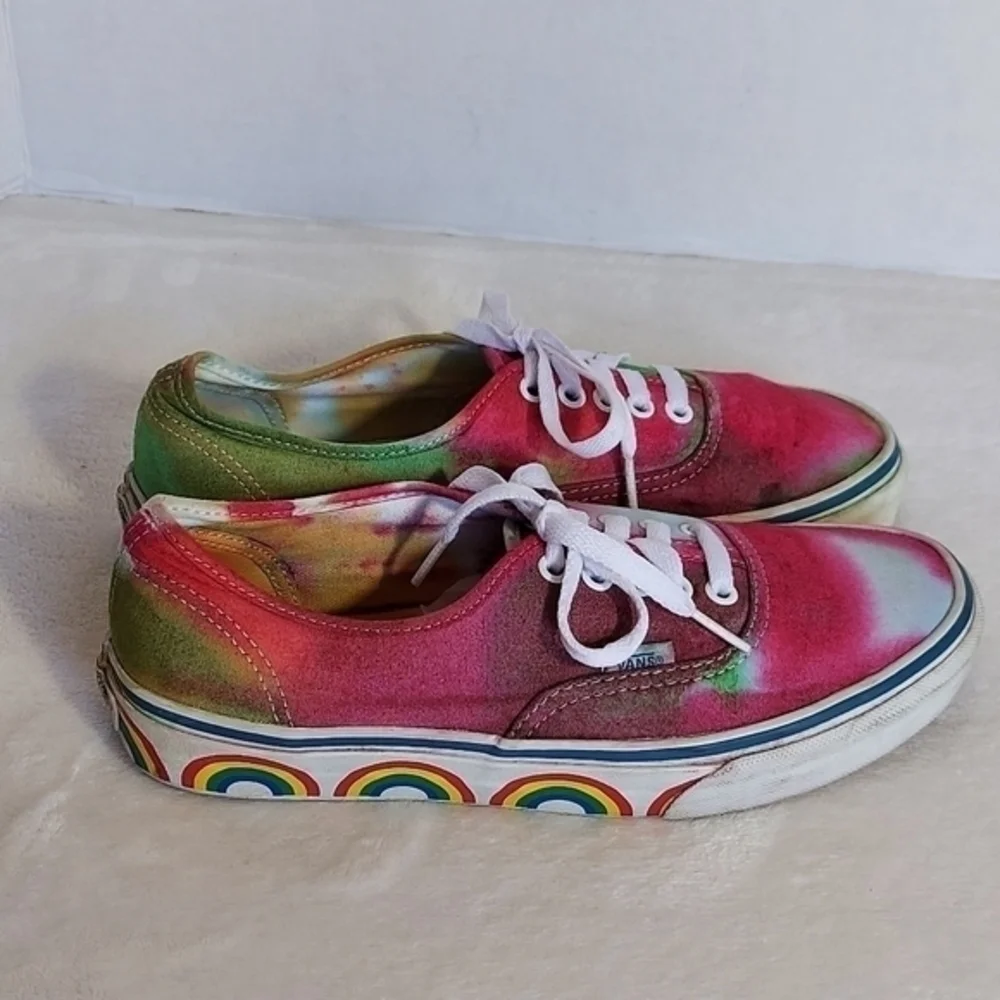 Vans  Red Green‎ Yellow Tie-Dye Rainbow Motif Decorates around the rim Sneakers